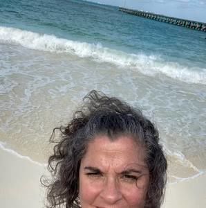 Meet your Posher, Sharon